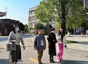 桂林市英才小学陈燕妮校长带队来校参观