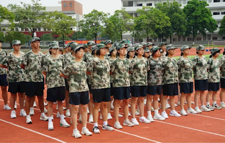 秋日点兵扬志气 国龙学子绽芳华